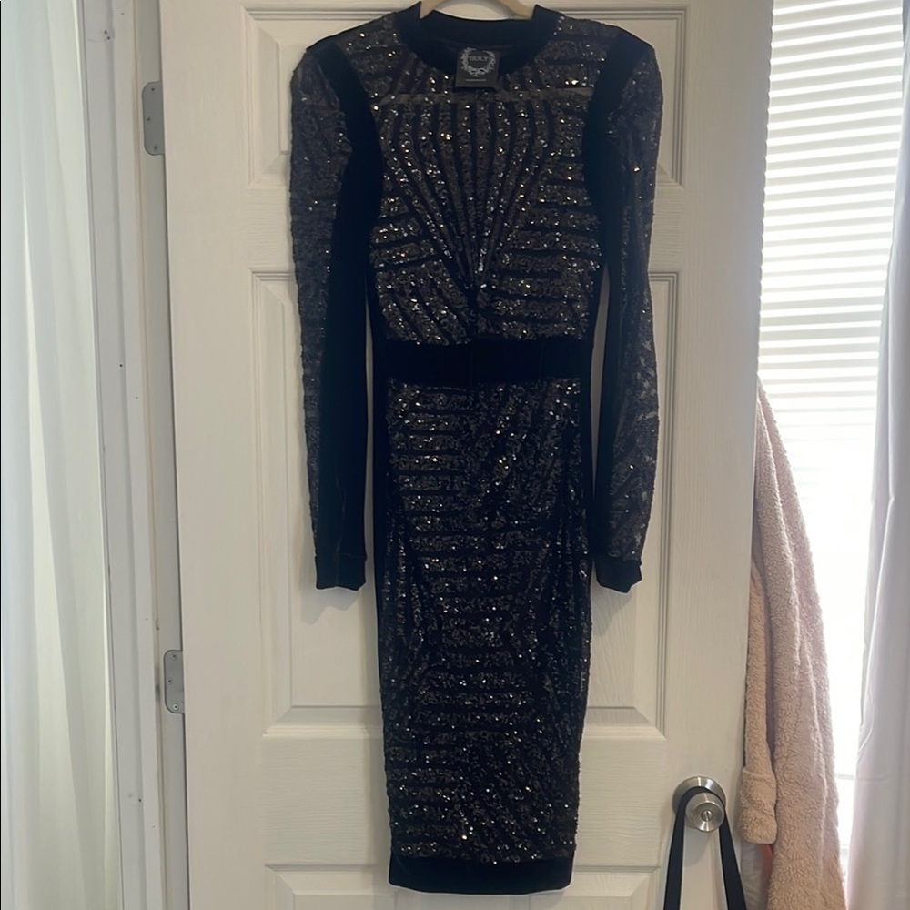Elegant Black and Gold Sequin Dress
